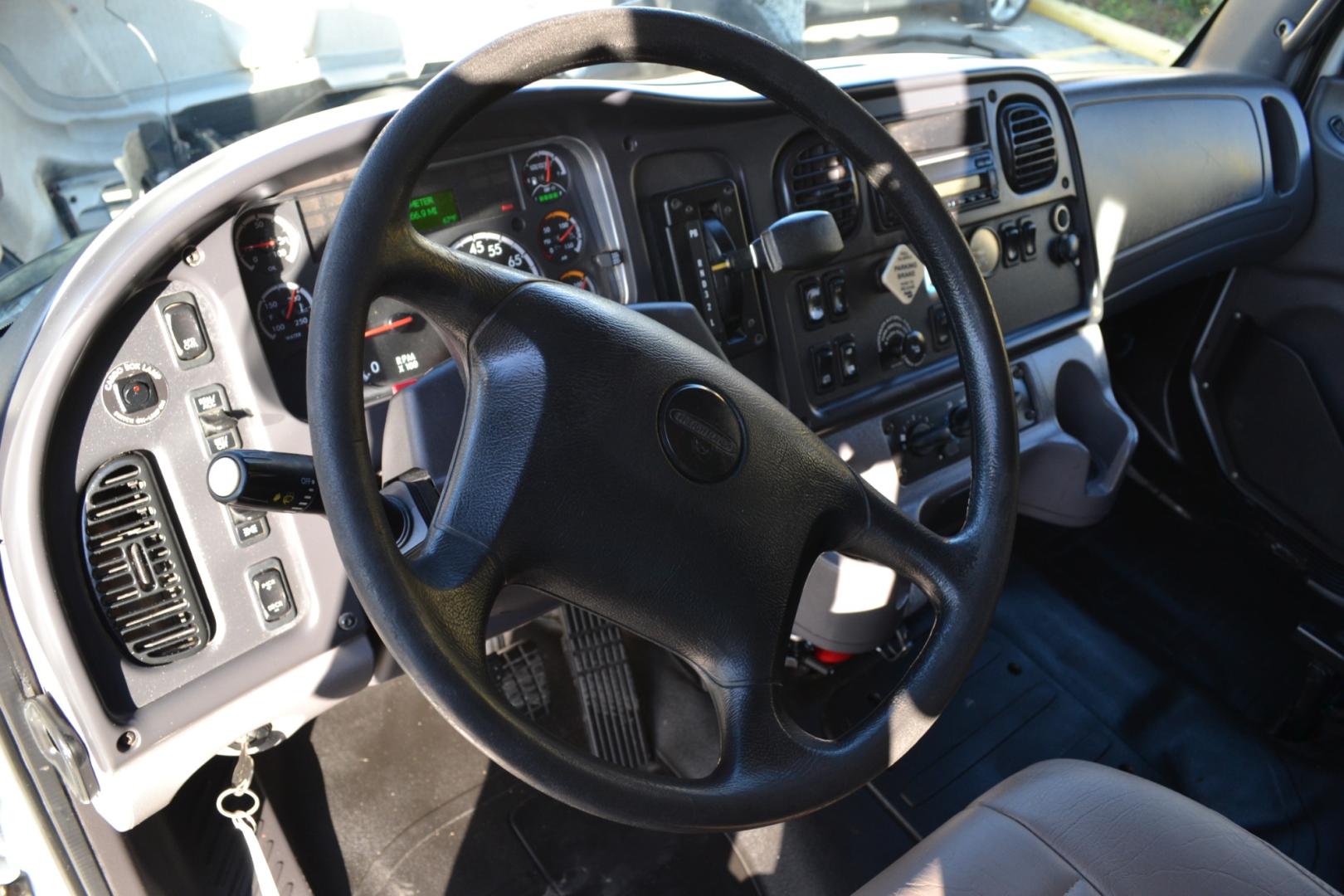 2017 WHITE /BLACK FREIGHTLINER M2-106 with an CUMMINS ISB 6.7L 260HP engine, ALLISON 2500RDS AUTOMATIC transmission, located at 9172 North Fwy, Houston, TX, 77037, (713) 910-6868, 29.887470, -95.411903 - Photo#10